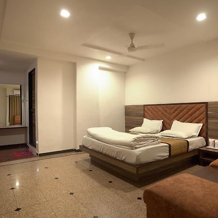 Hotel Shertown Ahmedabad Extérieur photo
