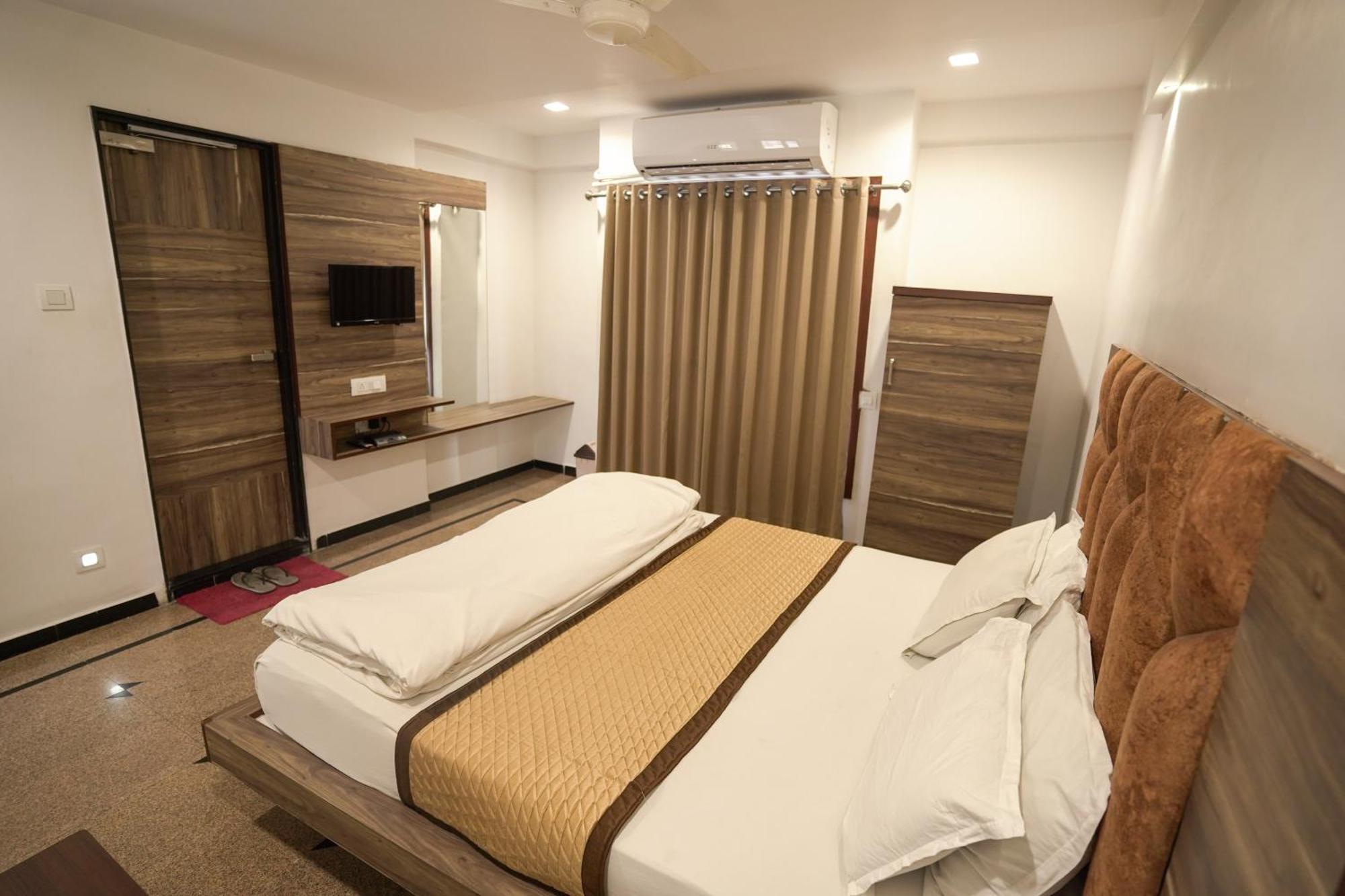 Hotel Shertown Ahmedabad Extérieur photo