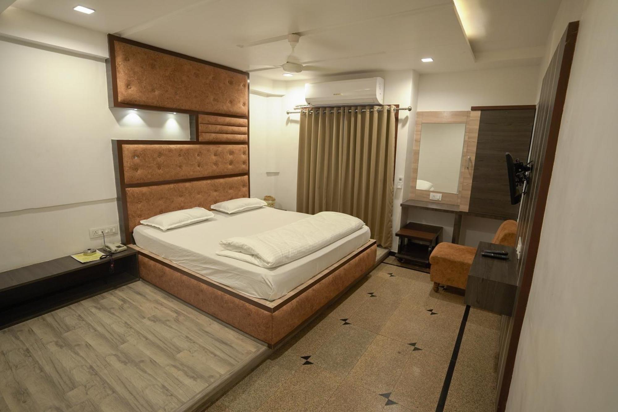 Hotel Shertown Ahmedabad Extérieur photo