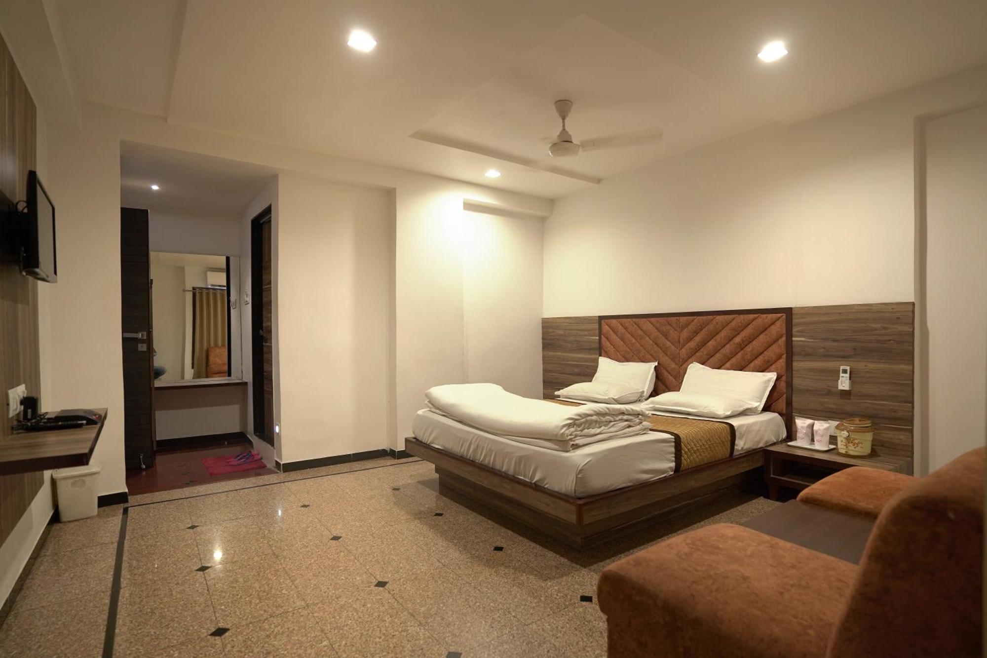 Hotel Shertown Ahmedabad Extérieur photo
