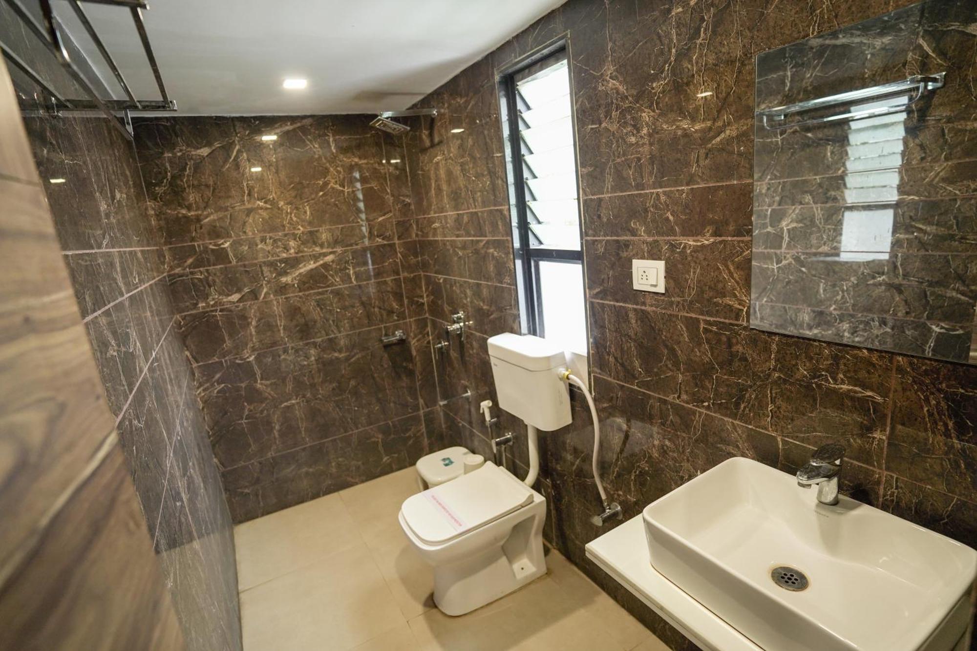 Hotel Shertown Ahmedabad Extérieur photo