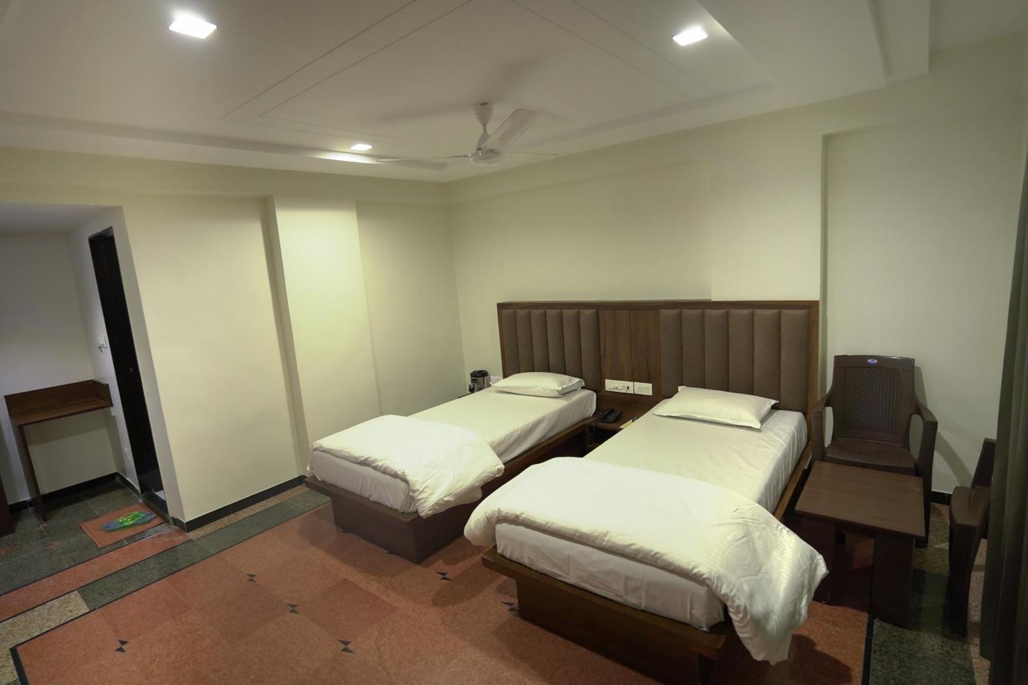 Hotel Shertown Ahmedabad Extérieur photo