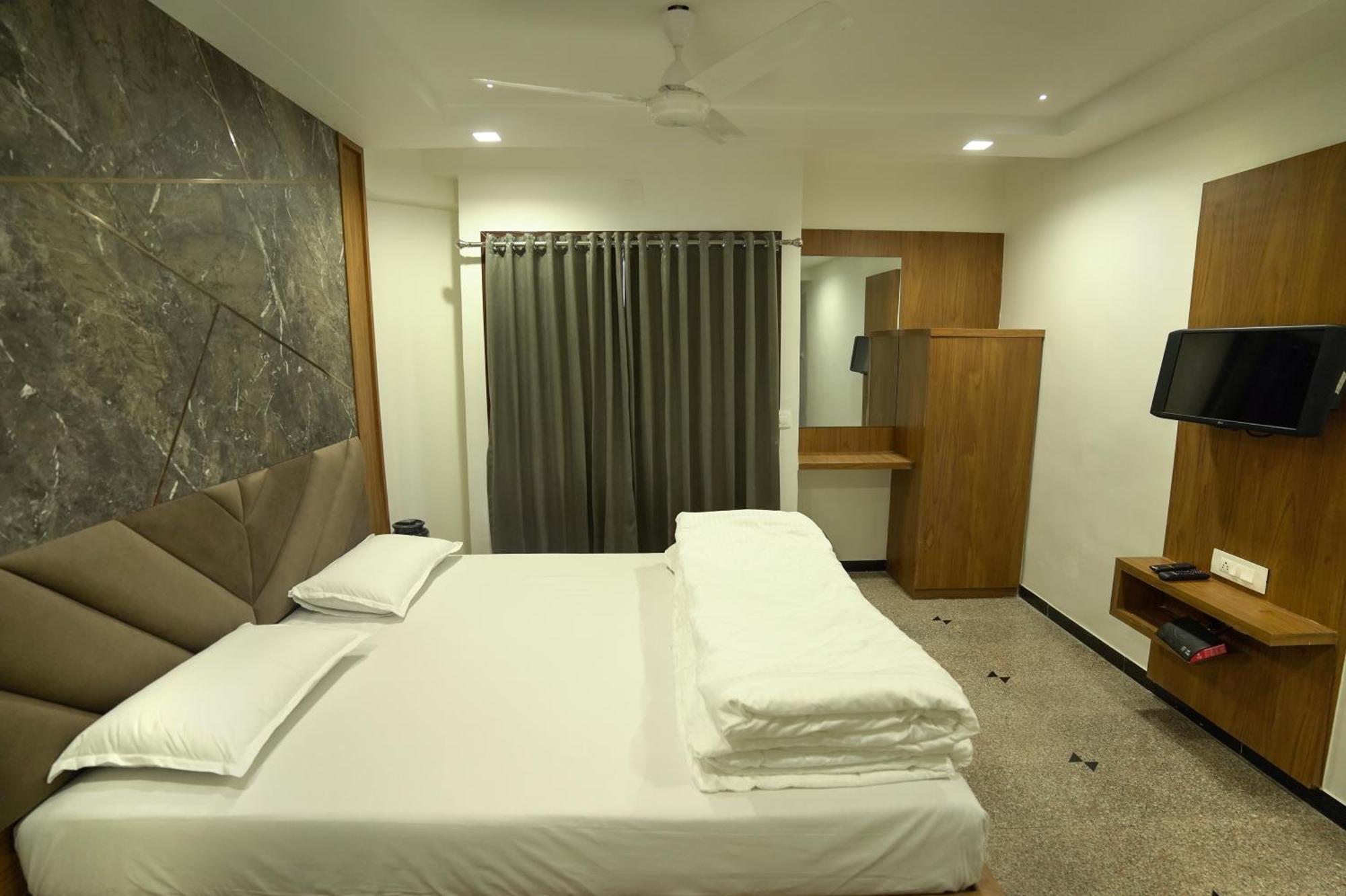 Hotel Shertown Ahmedabad Extérieur photo