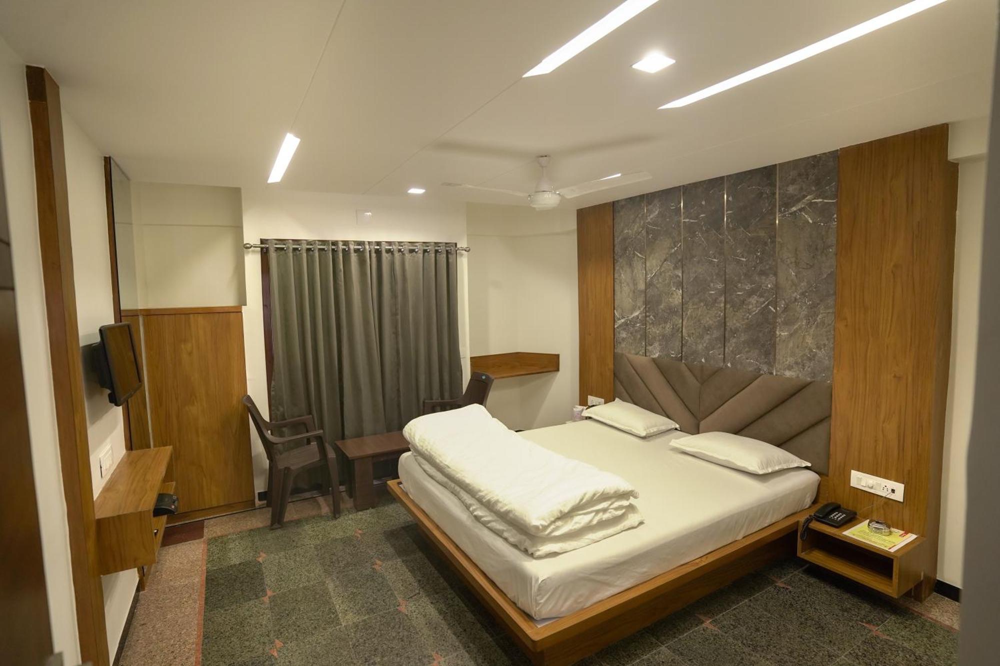 Hotel Shertown Ahmedabad Extérieur photo